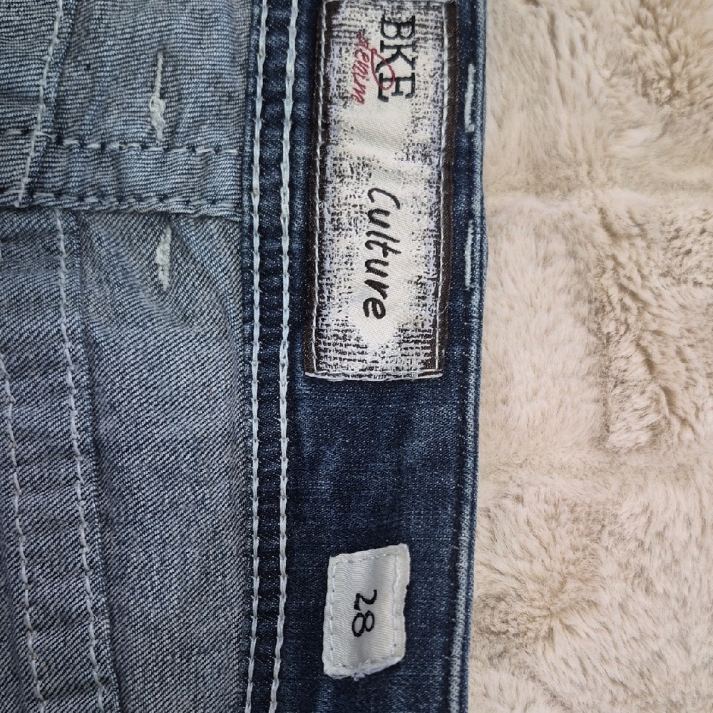 Buckle (BKE) Women's Dark Wash Denim Cutoff Shorts - Blue - Picture 2 of 7